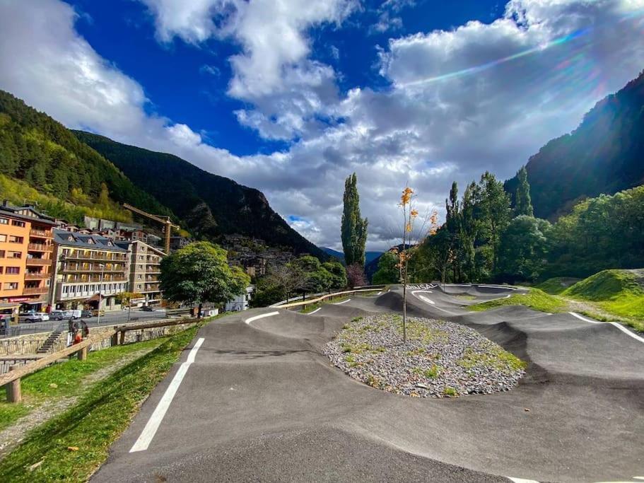 Iconic - A Pie De Pistas En 1 Minuto - Terraza Con Vistas Al Valle Arinsal - Parking Gratis L By Bonesvacances Bagian luar foto