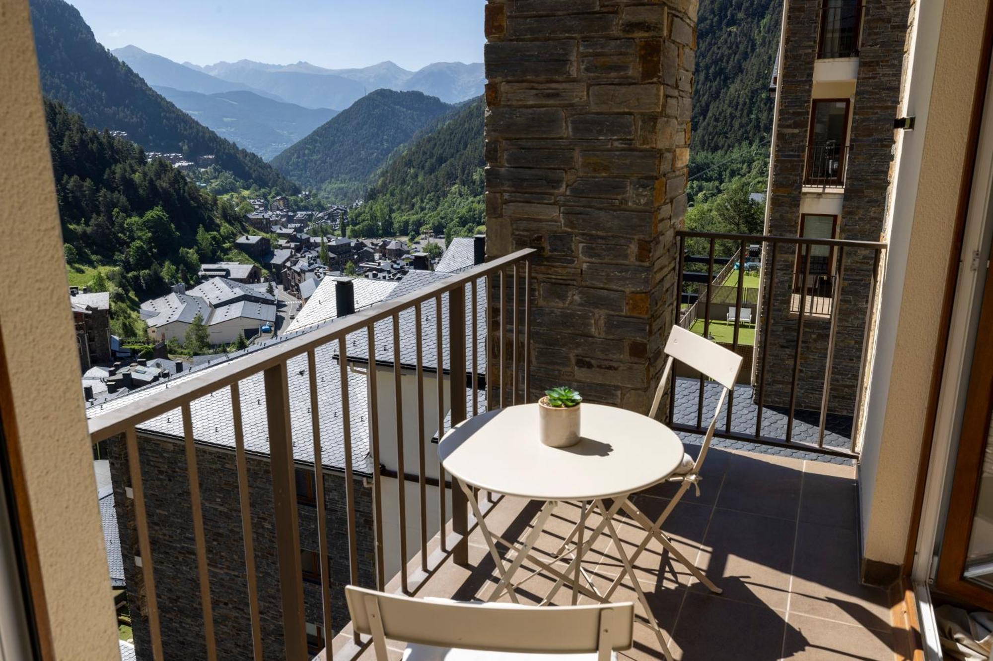 Iconic - A Pie De Pistas En 1 Minuto - Terraza Con Vistas Al Valle Arinsal - Parking Gratis L By Bonesvacances Bagian luar foto