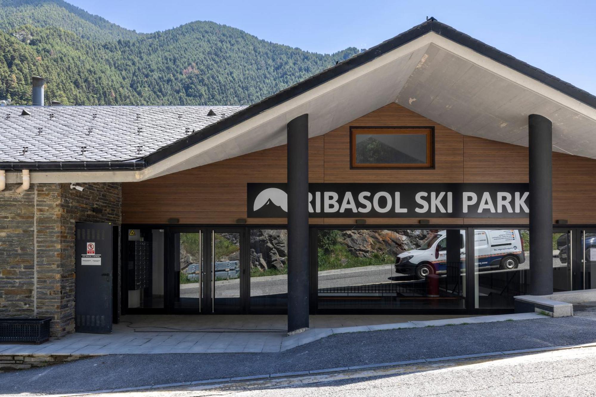 Iconic - A Pie De Pistas En 1 Minuto - Terraza Con Vistas Al Valle Arinsal - Parking Gratis L By Bonesvacances Bagian luar foto